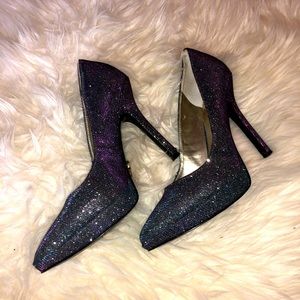 Size 5 Nine West pumps.